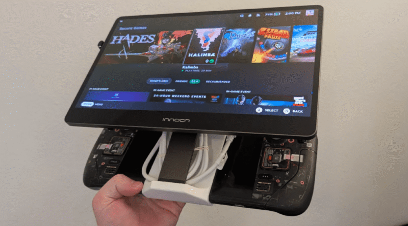 Steam Deck with 3d printed bracket for 13-inch monitor