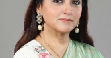 Khushboo warns fans about suspicious activity