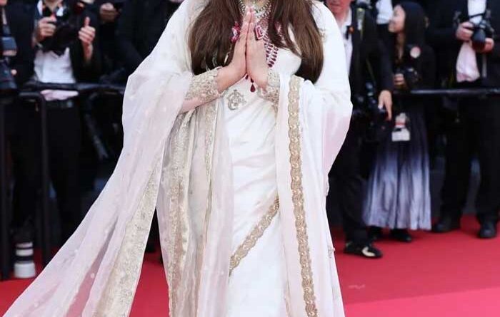 Aishwarya Rai Stunning Appearance at Cannes 2025