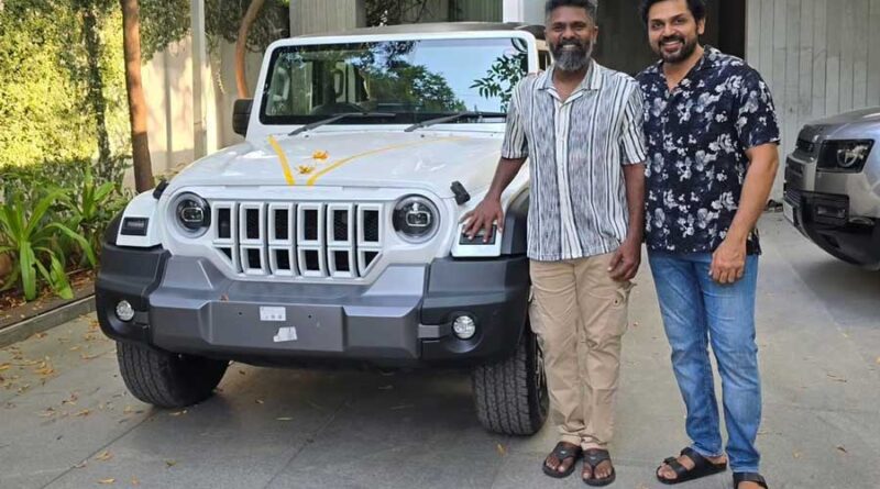Suriya and Karthi Special Gift to Satyam Sundaram Director