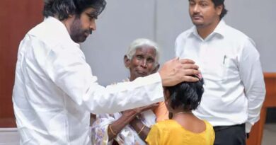 Pawan Kalyan delights 90 year old woman voter
