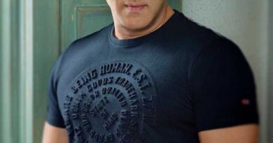 Salman warns about fake friends and smoking