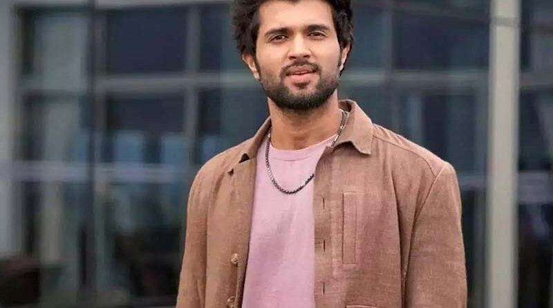 Vijay Devarakonda Contributes For Nation Cause Through His RWDY Wear