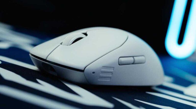 Alienware Pro Wireless gaming mouse promo