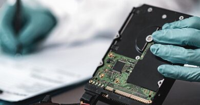 Police to gain powers to grab online data when they seize phones and laptops