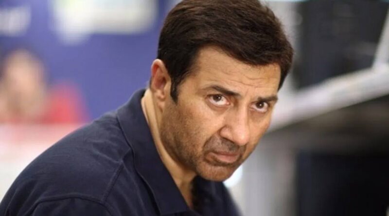 Sunny Deol powerful take on fake collections