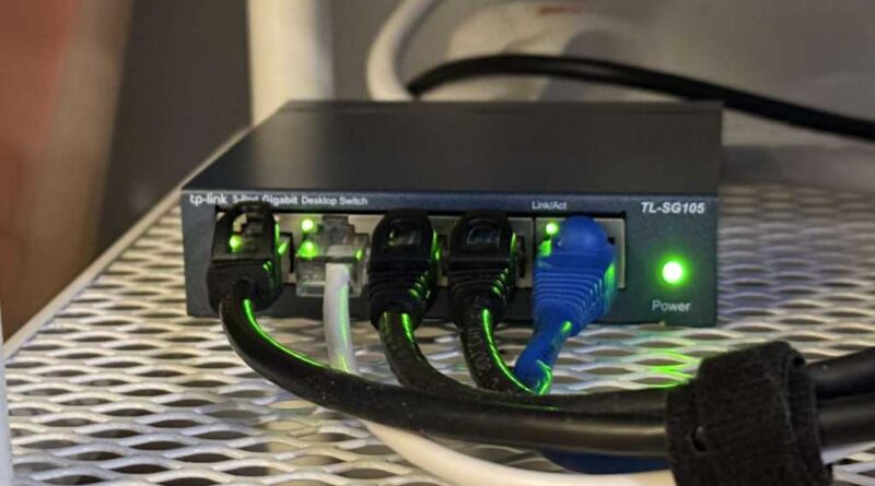 TP-Link ethernet switch
