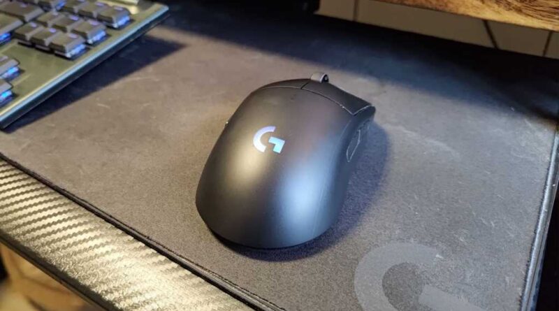 Logitech PowerPlay mouse and mousepad combo