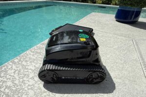 Wybot S2 Solar Vision and dock