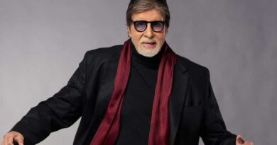 Amitabh Bachchan shows his anger over scribes