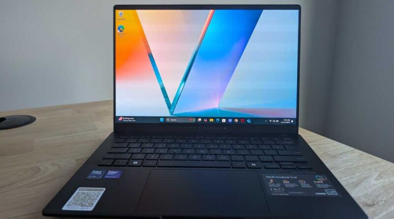 Asus Vivobook S 14 head on shot