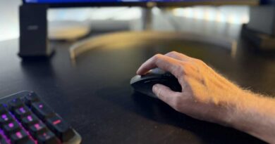 Clicking a mouse