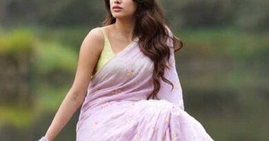 Janhvi on Param Sundari having Chennai Express shades