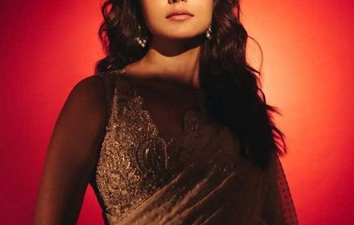 Mrunal Thakur apologises to Bipasha Basu