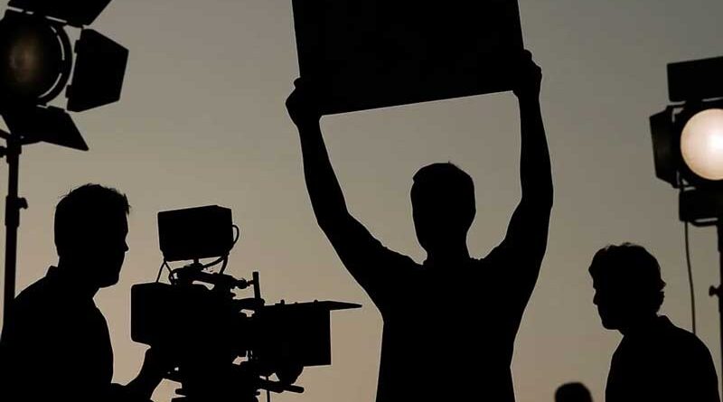 Producers strong action against striking workers