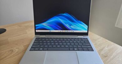 HP EliteBook 8 Flip G1i head on