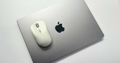 ESR MagMouse white on MacBook