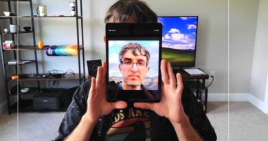 Chris Hoffman face photo on iPad trying to fool Windows Hello facial scan