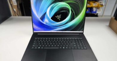 Razer Blade 18 2025 primary 1