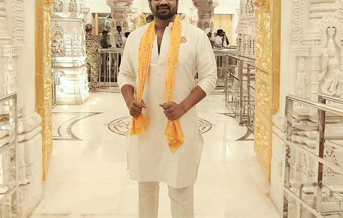 Manchu Manoj Seeks Blessings In Ayodhya After Mirai Success
