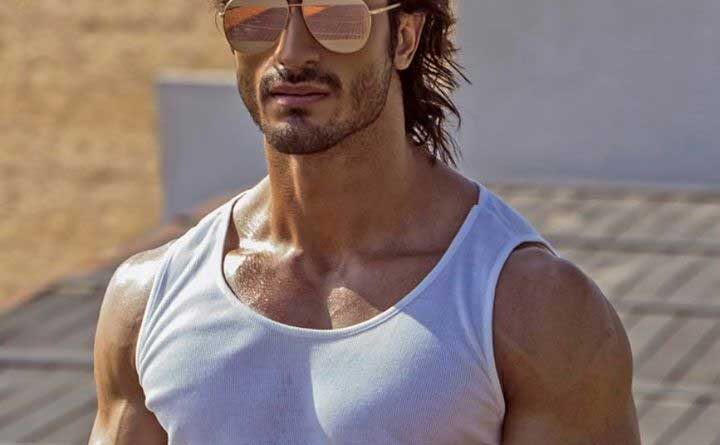 Vidyut Jamwal flexing his muslces in Hollywood flick
