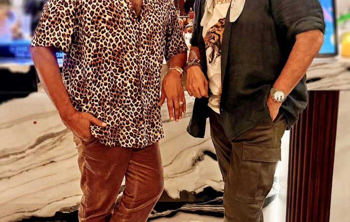 Chiranjeevi - Venkatesh bonhomie at 80s reunion