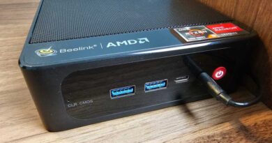 Beelink SER5 mini PC on a desk