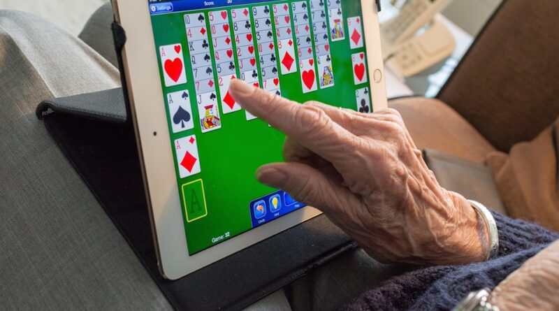 Windows 11 logo Bloom skewed