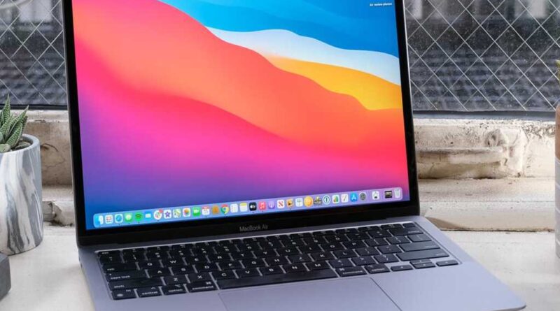 Apple MacBook Air 13.3" (2020) M1 MGN63LL/A 8GB RAM 512GB SSD Space Gray (Refurbished)