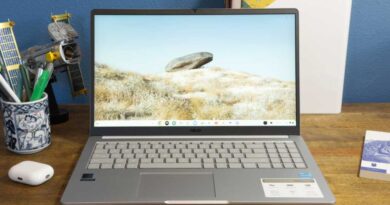 Asus Chromebook CX15 head on shot