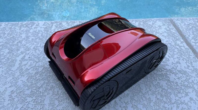 iGarden Pool Cleaner K Pro 150 poolside