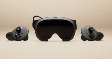 Steam Frame VR headset and controllers