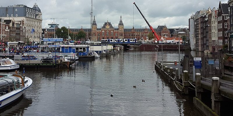 Dutch voters grasp digital urgency better than their politicians