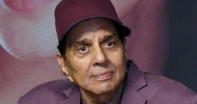 Dharmendra admitted to Hospital | cinejosh.com