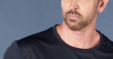 Hrithik Roshan Takes a Lighthearted Jab at War 2 Failure