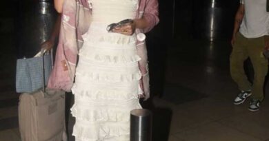 Kriti Sanon surprises in economy class