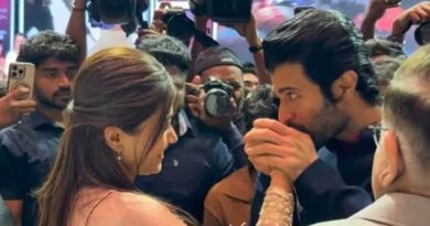 Rashmika and Vijay Devarakonda flaunt their love for eachother