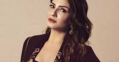 Raveena Tandon to Play Narendra Modi Mother in Maa Vande