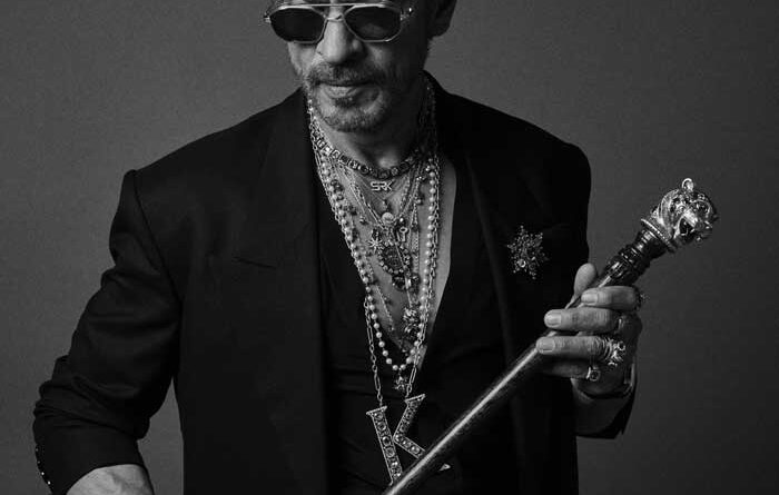 Shah Rukh Khan Apologizes To His Fans For Not Meeting Them On His Birthday