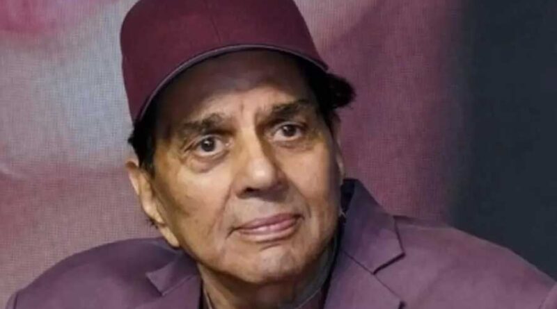 Veteran Actor Dharmendra Is Healthy In Observation at Breach Candy Hospital