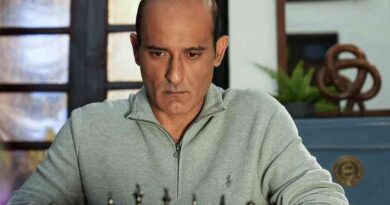 Did Akshaye Khanna play dirty politics