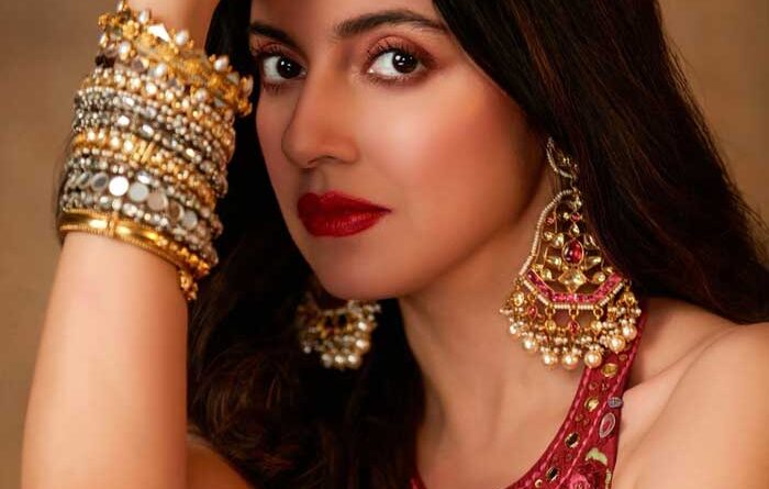 Jatadhara beauty exposes Bollywood | cinejosh.com