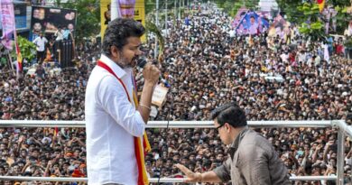 Vijay TVK rally - Man carrying a gun creates hulchul