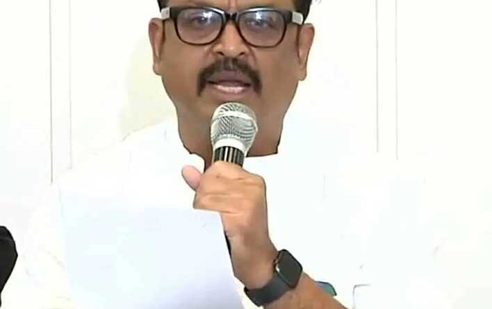 Naresh Takes a Stand Against IndiGo Overcrowding