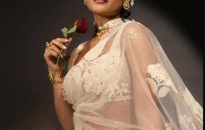 Riddhi Kumar on Prabhas saree present