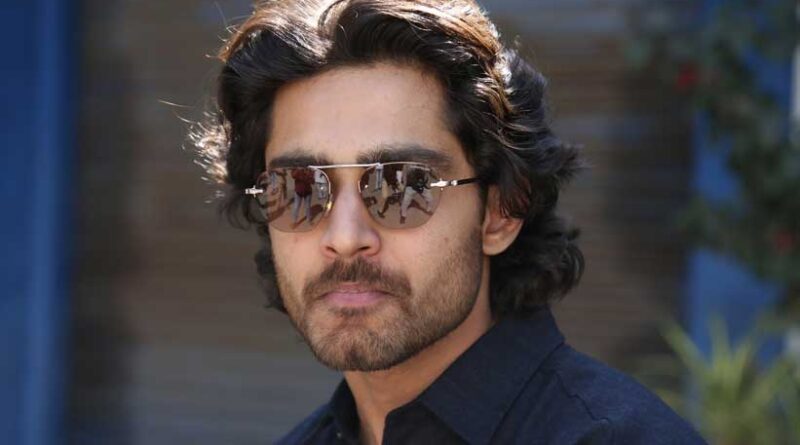 Roshan getting flooded with offers