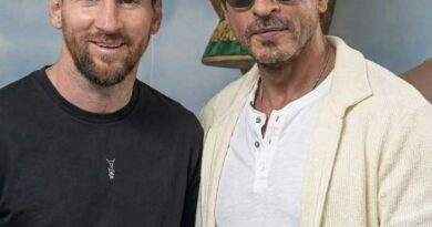 Shahrukh Khan With Messi At Kolkata