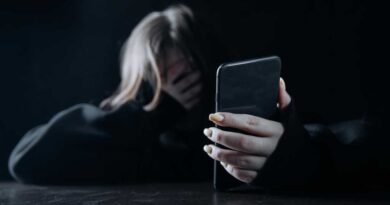 Handy spioniert Nutzerin aus