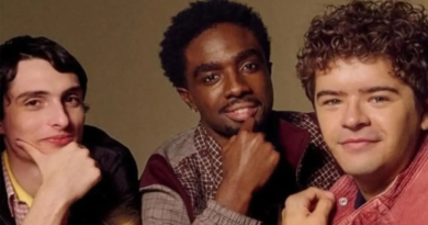 Finn Wolfhard`s SNL monologue crashed by Gaten Matarazzo, Caleb McLaughlin