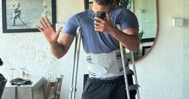 Hrithik on crutches what happened